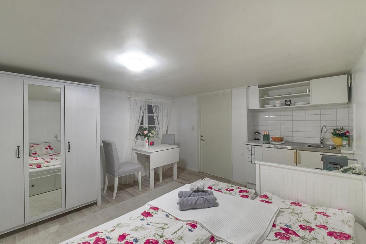 Skogsstuga I Bassholma Munka-Ljungby Exterior foto